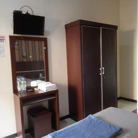 Riki Guesthouse Syari'Ah Джепара Экстерьер фото