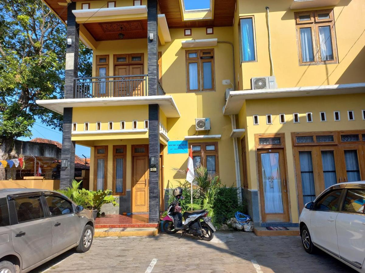 Riki Guesthouse Syari'Ah Джепара Экстерьер фото