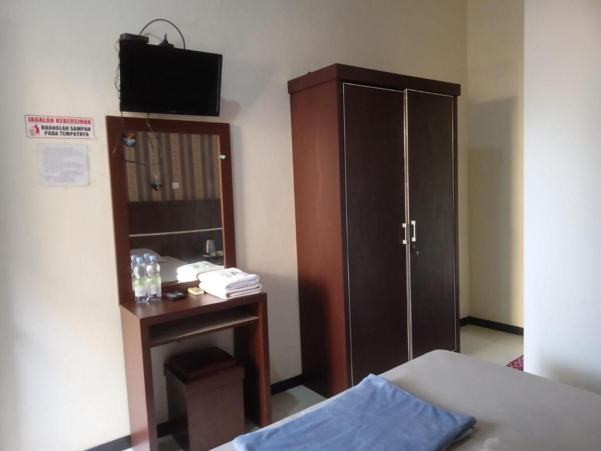 Riki Guesthouse Syari'Ah Джепара Экстерьер фото